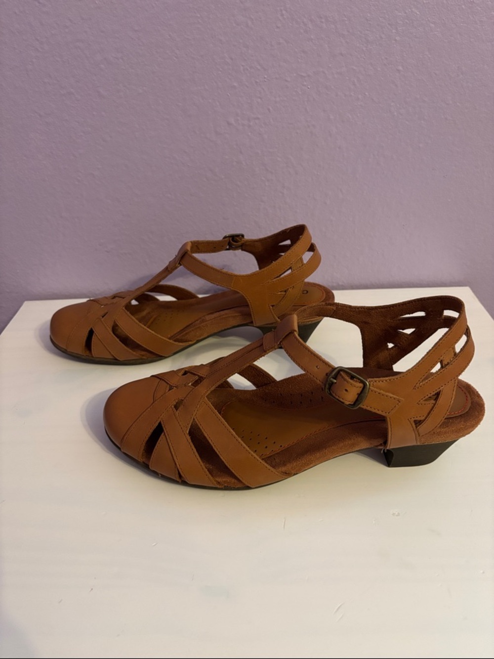 Cobb Hill by New Balance Women's Beautiful Brown Strappy Leather Sandals - Picture 3 of 7